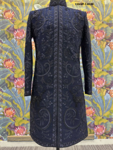 ชุดเชอร์วานีอินโดเวสเทิร์นสีกรมท่ารุ่น Shadow Fauna Midnight Navy TR Lachka Base ลายกวางมาเจสติก บาร็อค ฟลอรัล สกโรล - Product Image 4