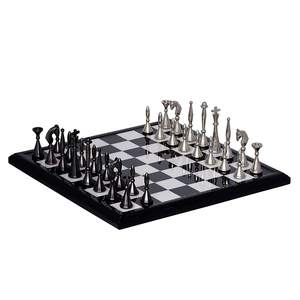 Elegante Juego de Ajedrez de Metal con Piezas Decorativas para Regalo Premium y Decoración del Hogar - Product Image 3