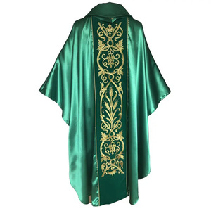 Casulla Católica Verde de Satén de Calidad con Bordado Dorado y Estola 2025, Hecha a Medida, Nuevo Diseño de Alta Calidad - Product Image 2