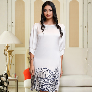 Vestido Casual de Satén Blanco para Mujer - Product Image 4