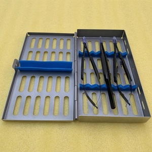 Porte-aiguilles, ciseaux et pinces Castroviejo 3TC noirs 18 cm – Kit d'instruments de microchirurgie dentaire Tegra CE - Product Image 2
