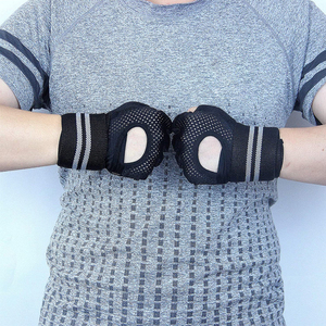 <b>Half</b> Finger Gym Gloves Mesh Material Black Adjustable Wrist Strap Non <b>Slip</b> Breathable Unisex Fitness Workout Gear - Product Image 2