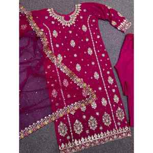 ชุดคุर्ติผ้าจอร์เจตต์ปักลายประดับเลื่อม พร้อมกางเกงและผ้าคลุมไหล่ สีชมพู - Product Image 2