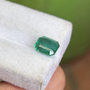 Esmeraldas Naturales de Zambia, Peso 1.74 Quilates, Gema de Esmeralda Natural de Zambia, Corte Octogonal Verde Intenso, Gema Suelta Facetada para Joyería - Product Image 3