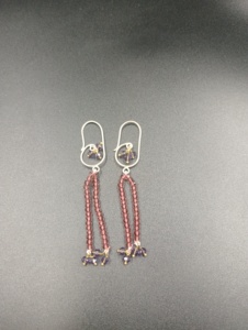 Boucles d'oreilles pendantes en forme de goutte d'eau plaquées or Amaira Jewels, bijoux minimalistes pour femmes, perles perlées, à porter tous les jours, pour les occasions hindoues - Product Image 1