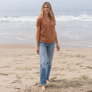 Camiseta Casual para Mujer, Cuello en V, Color Marrón, Corta, de Lona, Poliéster/Algodón, Premium, Suave, Transpirable, Precio al por Mayor - Product Image 3