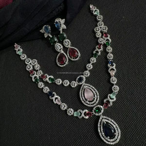 Ensemble de bijoux de mariée en diamant américain classique Collier et boucles d'oreilles en deux pièces pour mariage Style classique à la mode - Product Image 1