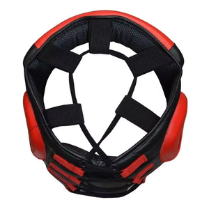 Protège-tête de boxe multi-panneaux rouge et noir avec coussinets d'oreille circulaires et large protection des joues – Vente en gros de protections sportives - Product Image 6
