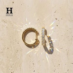Pendientes de Aro de Diamantes de Oro de Lujo – Joyería Minimalista con Diamantes Naturales y Cultivados en Laboratorio – Proveedor de Joyería Fina Personalizada - Product Image 1