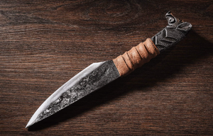 Couteau Viking à lame en acier carbone, pointe tombante, 5,5 pouces, manche en cuir - Product Image 6