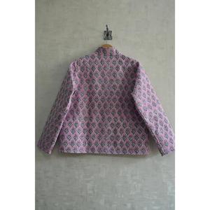 เสื้อแจ็คเก็ตผ้าฝ้ายทำมือพิมพ์ลายดอกไม้แบบสองด้านสำหรับผู้หญิง เสื้อแจ็คเก็ตแบบควิลท์ แฟชั่นที่ยั่งยืน - Product Image 4