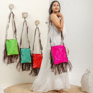 Sac à bandoulière pour femme de style bohème western, de haute qualité, 100% cuir véritable, portable, élégant, multicolores, avec franges, style cowgirl - Product Image 5