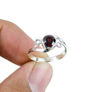 Clásico hecho a mano granate cabujón piedra preciosa 925 anillo de plata esterlina anillo de granate de moda con 925 estampado plata fina anillo joyería - Product Image 1