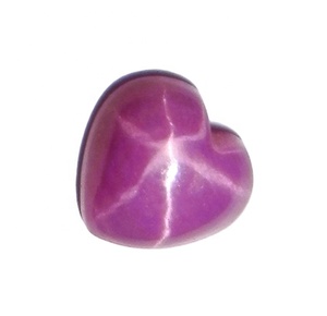 Cabocheon opaque poli de laboratoire en rubis étoilé en forme de cœur 8x8 mm 2,5 carats avec effet étoile à 6 branches pour la fabrication de bijoux - Product Image 3