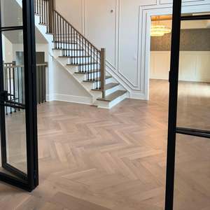 Parquet en bois franc contrecollé en hêtre, motif chevrons, 12 mm, chêne blanc 3 couches, système T&G, normes CARB P2 JAS - Product Image 2