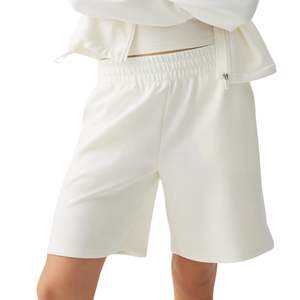 กางเกงขาสั้นลำลองผู้หญิงขายดี เอวสูง ทรงหลวม ใส่สบายสำหรับฤดูร้อน เหมาะสำหรับเล่นกีฬาและพักผ่อน รับทำโลโก้ตามสั่ง ขายส่ง OEM - Product Image 3
