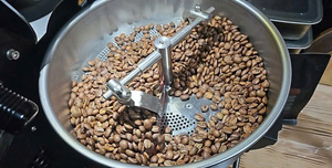 French Roast <b>Coffee</b> <b>Beans</b> Bold and Smoky Flavor Profile High Quality Roasted <b>Beans</b> for Wholesale International - Product Image 3
