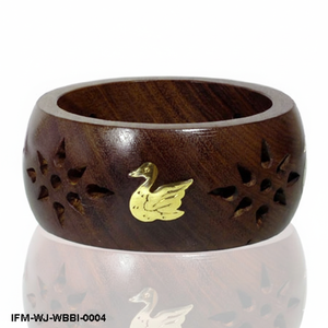 กำไลข้อมือไม้สีเข้มสไตล์งานฝีมือประดับด้วยทองเหลืองรูปนกและลวดลายเรขาคณิต สไตล์วินเทจ เครื่องประดับทำมือจากอินเดีย - Product Image 2