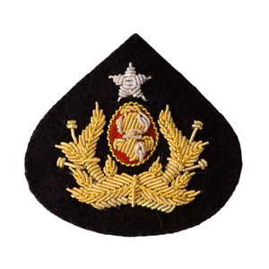 Badges de blazer brodés faits main personnalisables en gros avec épingle de sûreté en toile à faible coût - Product Image 2