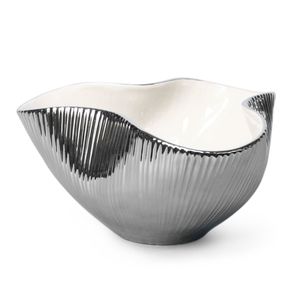 Bol à chocolat en métal harmonieux, complémentant les arrangements de table avec une brillance attrayante et des détails artisanaux - Product Image 6