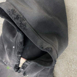 Sweat-shirt à capuche unisexe avec détails imprimés et design texturé style streetwear - Product Image 2