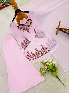 นำเสนอคอลเลคชั่นดีไซเนอร์ใหม่ ชุดเสื้อ-กางเกงผ้าไหมจอร์เจียต์เทียมเนื้อหนา พร้อมผ้าคลุมไหล่ ตัดเย็บสำเร็จพร้อมสวมใส่ - Product Image 6