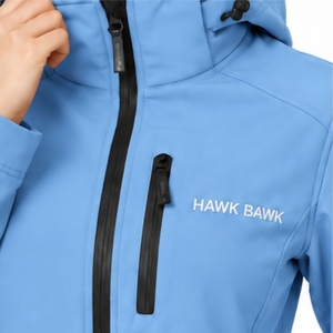 Chaqueta de exterior con capucha para mujer, de softshell, con cremallera completa, diseño de capucha ajustable, bolsillo seguro en el pecho, almacenamiento lateral práctico, ajuste flexible - Product Image 4