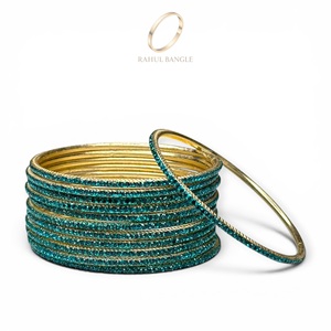 Pulseras de Perlas Modernas para Mujer, Diseño Popular, Acero Inoxidable Azul Marino Antideslustre, Acabado Chapado en Oro, Venta al Por Mayor para Bodas - Product Image 2