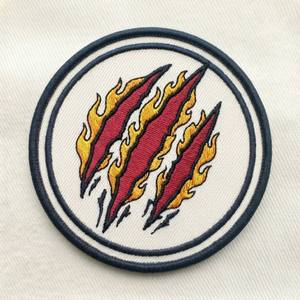 Parche Bordado Personalizado de Demonio Oni Japonés, Máscara Hannya Roja, Insignia Termoadhesiva, Aplique de Bordado a Máquina para Streetwear, Venta al por Mayor y a Granel - Product Image 4