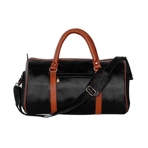 Vente en gros de sac polochon à bandoulière en cuir véritable durable sac fourre-tout de sport élégant sac de sport avec garniture élégante pour les voyages à l'épaule - Product Image 1