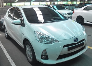 Viseras para Ventanas de Auto HIC, Material PMMA, 100% Compatibles con TOYOTA Prius C (NHP10) / Toyota Aqua (Japón) 2012 en Adelante - Product Image 1
