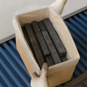 Carbón vegetal AVC Charcoal Square, tipo A, para asados familiares, sin humo, bajo en cenizas, 12 kg, embalaje en cartón estándar para exportación. - Product Image 2