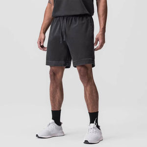 Nouveaux shorts de sport tendance avec logo personnalisé, taille haute, délavés à l'acide, respirants pour hommes, avec poches latérales - Product Image 2