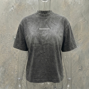 เสื้อยืดผู้ชาย Snowgrace สีดำ ผ้าฝ้าย 100% แขนสั้น คอกลม ทรงโอเวอร์ไซส์ สวมใส่สบาย พิมพ์ลายโลโก้ด้านหน้า ผ้าเจอร์ซีย์ถัก เป็นมิตรต่อสิ่งแวดล้อม แห้งเร็ว - Product Image 4