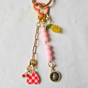 Abalorios para llaveros, bolso con dije de fresa, accesorio de bolso con cadena dorada, accesorios de bolso para mujer, dije de bolso con limón y cuentas - Product Image 2