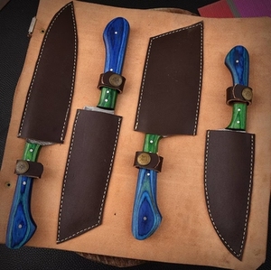 Ensemble de 4 couteaux de cuisine en acier carbone Damas faits à la main, couteau de chef personnalisé avec marquage de forgeage, étui en cuir inclus - Product Image 4