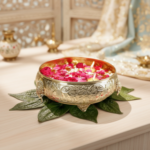 Bol de service traditionnel en aluminium doré de haute qualité, artisanal, avec motifs en relief, design artistique de plantes/fleurs, décoratif pour la maison, mariage - Product Image 1