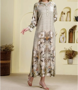 Abaya Modeste de Dubaï à Manches Longues Perlée et Pailletée, Traditionnelle, Faite à la Main, pour Mariage, en Polyester Respirant, Col en V – Grande Vente - Product Image 5