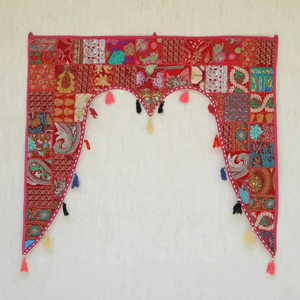 Toran indien patchwork : Voile de porte vintage brodé, fait main en coton - Product Image 1