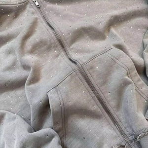 Sweat à capuche pour homme avec strass, logo personnalisé, streetwear, molleton épais, design uni avec poches, luxe - Product Image 5