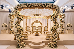 Mandap de Lujo para Bodas, Mandap Británico de Alta Calidad para Ceremonias, Decoraciones de Matrimonio de Primera Calidad, Conjunto de Mandap en Venta en el Reino Unido - Product Image 5