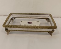 Plat de service artisanal en laiton finition antique, métal et verre, pour la maison ou l'hôtel, pour la table, usage domestique ou hôtelier