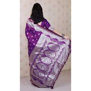 ผ้าไหมบานาราสีสีม่วงเนื้อนุ่ม ยี่ห้ออีลิท วีฟส์  ตกแต่งด้วยดิ้นเงิน  งานทอประณีต  ชุดอินเดีย-ปากีสถาน  น้ำหนัก 650 กรัม แห้งเร็ว ป้องกันแสงแดด - Product Image 4