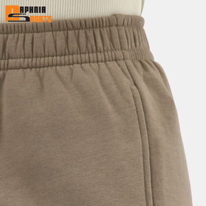 Shorts de sport personnalisés pour femme, en molleton, taille basse, écologiques, coupe ample, unis, respirants, doux et décontractés - Product Image 5