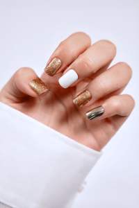 Uñas postizas de diamantes de imitación de lujo con efecto espejo, arte de uñas OEM ODM, venta al por mayor de fábrica, uñas a presión personalizadas con purpurina dorada y cromada. - Product Image 2