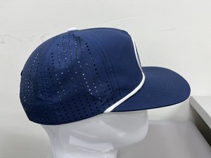 Casquette Snapback Ajustable à 6 Panneaux avec Trous Respirants pour Adulte – Vêtement Décontracté de Haute Qualité pour le Golf et les Activités de Plein Air – Fabriquée au Vietnam - Product Image 3