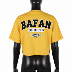 T-shirt court pour femme en jersey de coton doux, jaune, style streetwear, avec broderie graphique, appliqué, logo personnalisé. - Product Image 5