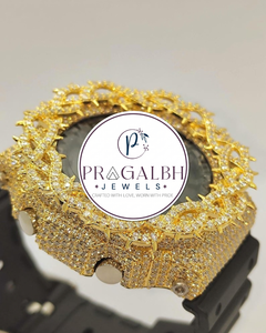 Montre Hip Hop pour Homme en Acier Inoxydable Doré avec Lunette Sertie de Diamants et Bracelet en Caoutchouc - Product Image 4