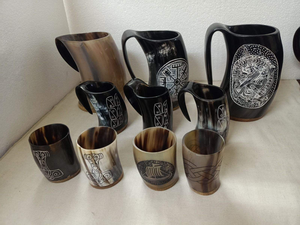 Meilleures ventes : Vaisselle écologique de style vintage, faite à la main, en corne naturelle polie, avec couvercle en verre, pour bière et whisky, idéale pour les fêtes à thème, en gros - Product Image 2