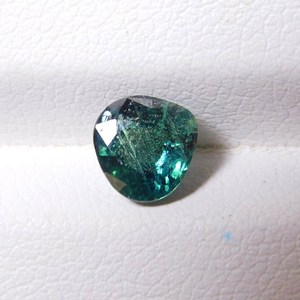Saphir vert naturel facetté, forme cœur, 6x6x3,4 mm, pierre précieuse non montée - Product Image 5